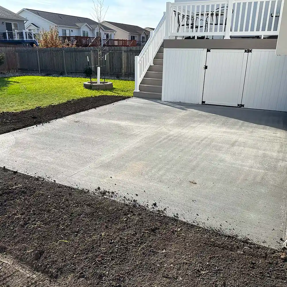 Curb to Curb is seeking concrete, landscape and carpentry professionals.